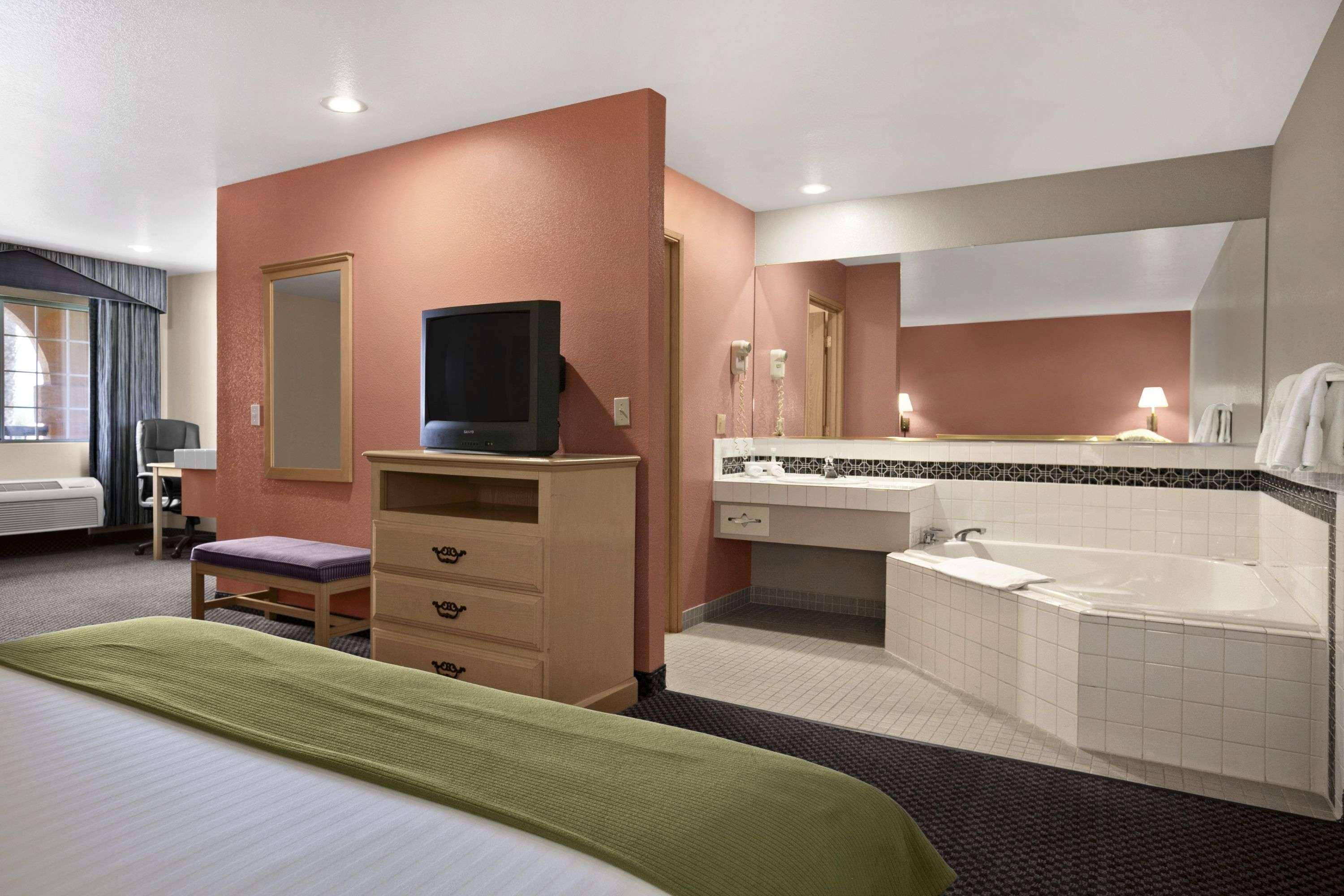 Surestay Hotel By Best Western Ukiah Esterno foto